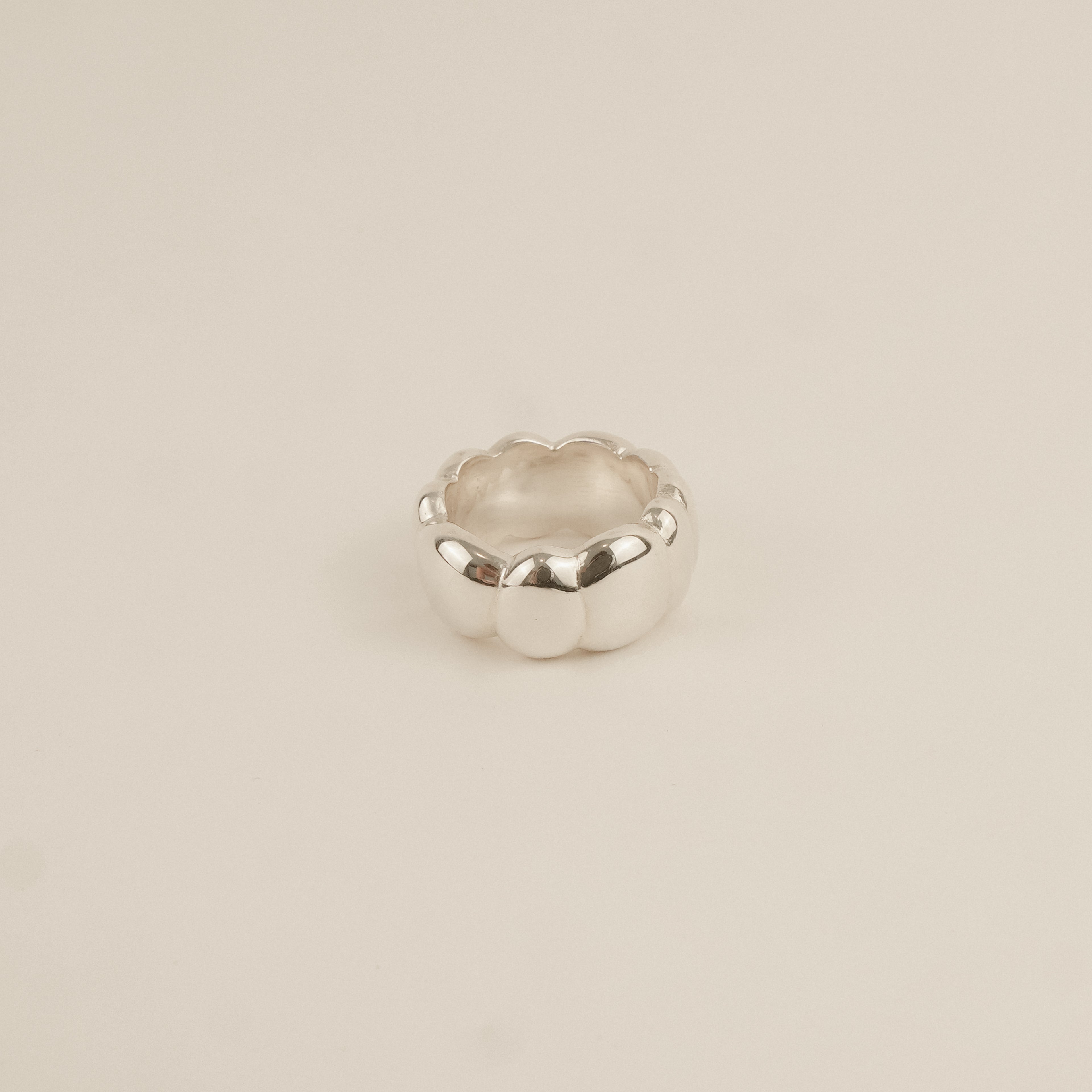 Mae Ring